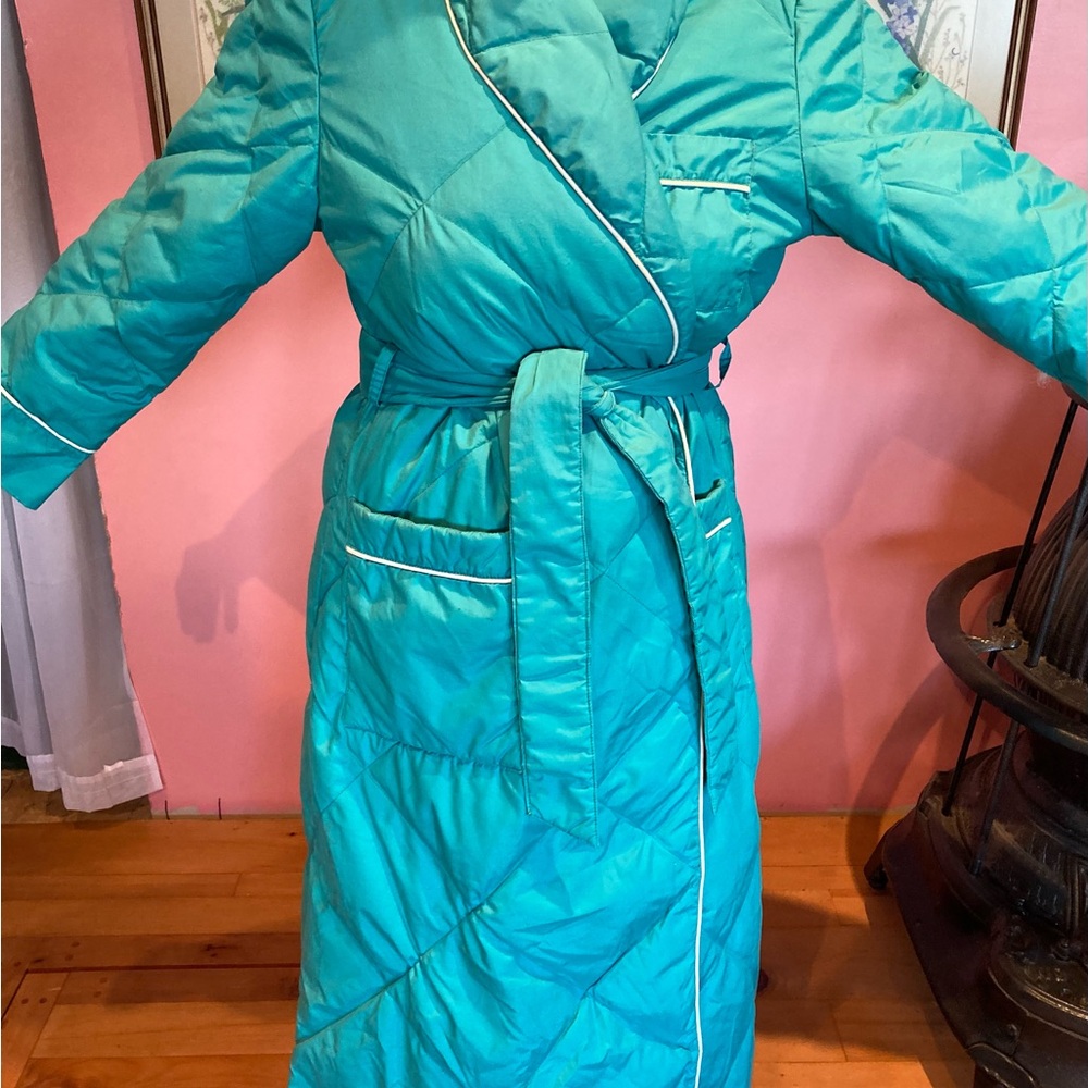 Vintage Eddie Bauer Women’s Quilted Goose Down Robe.